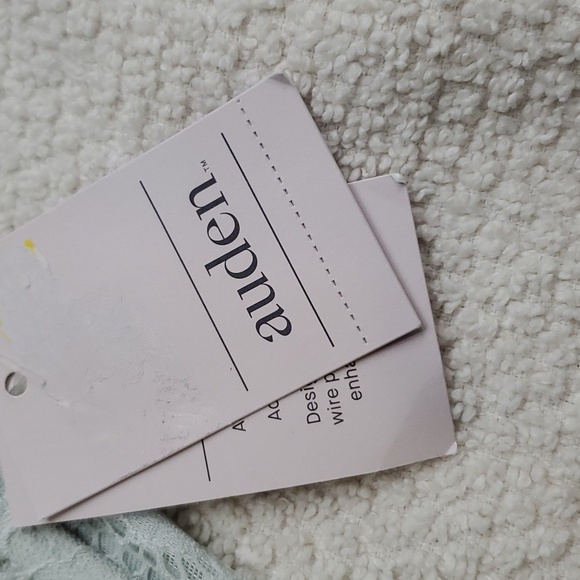 AUDEN 40 DD PUSH UP PLUNGE COVERAGE UNDERWIRE BRA - Picture 4 of 13